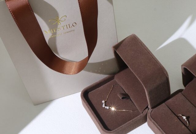 A Guide to Customizing Velvet Packaging Box for Your Brand